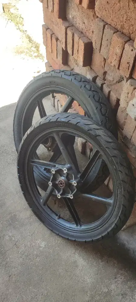 Pelek orisinil Megapro Primus