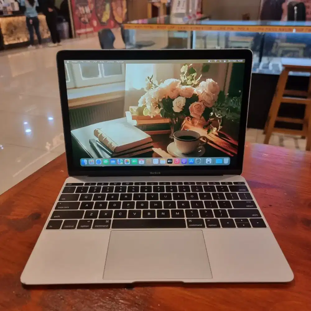 Macbook Retina 12 inch , early 2016 , grey