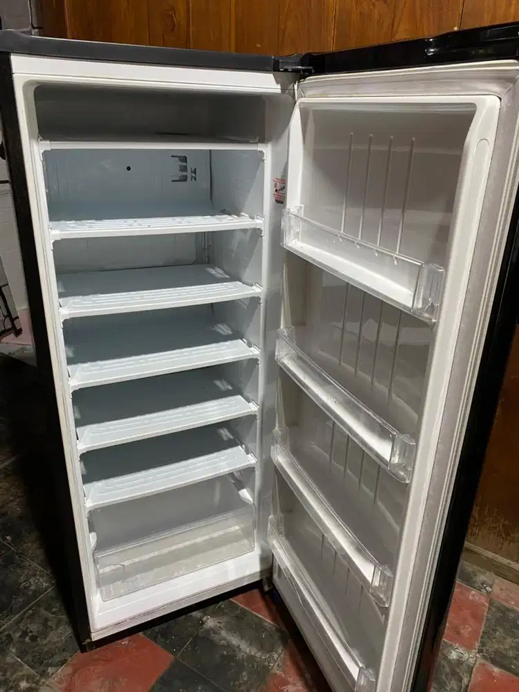 Frezzer Rak Merek LG