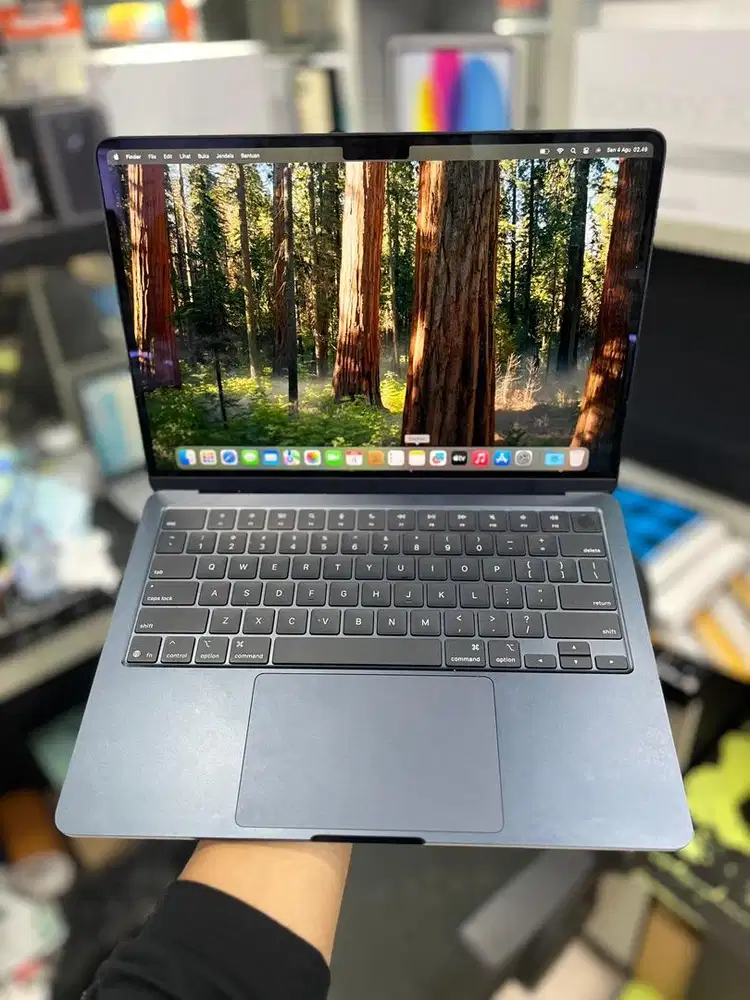 Macbook air m4 13,6inch 16/256gb resmi ibox full set original like new