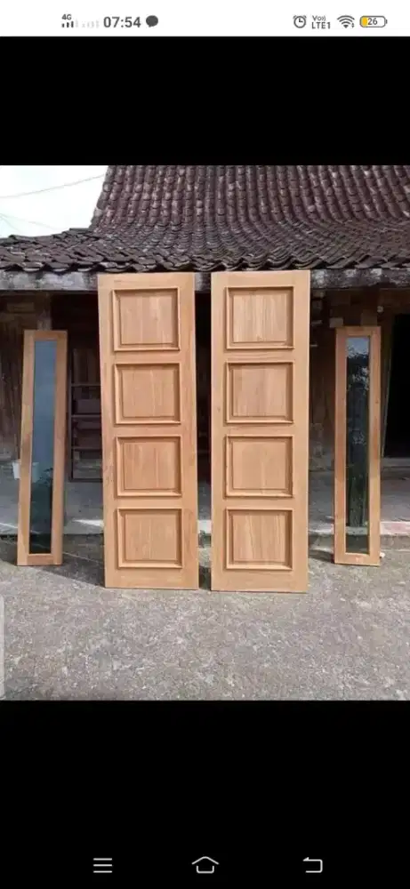 Kusen + pintu 2 + kusen jendela 2 dan daun, dari kayu bekas Meranti