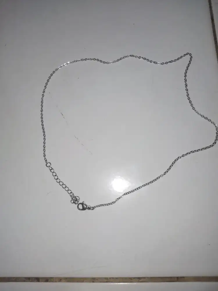 Kalung pria putih
