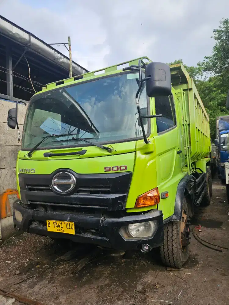 Hino ranger 500 tronton dumptruk 6x4 tahun 2017 full original