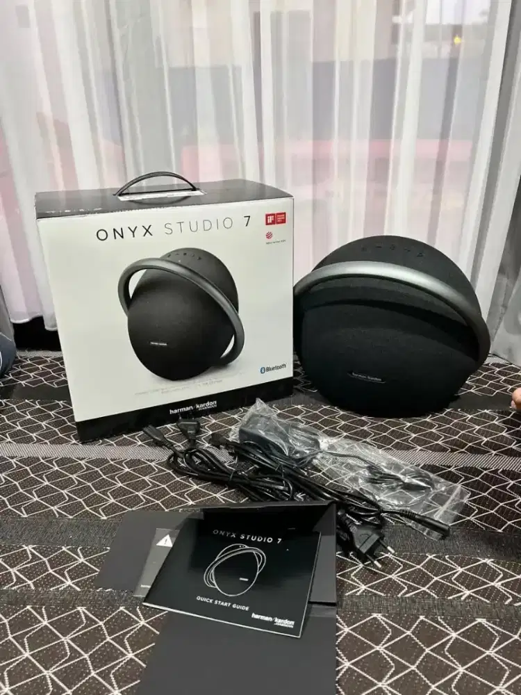 Harman Kardon Onyx Studio 7