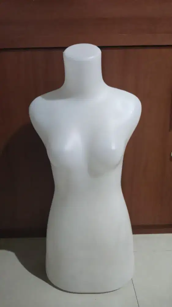 Manekin pria dan wanita