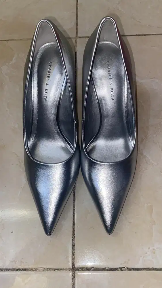 Preloved heels charles and keith