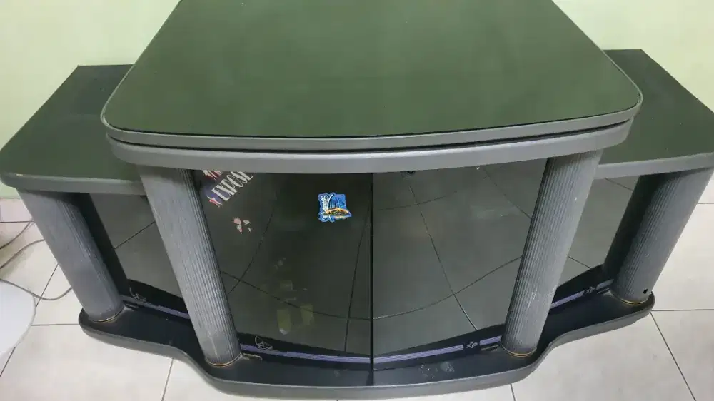 BARANG LANGKA!! Meja TV Expose Tahun 2005