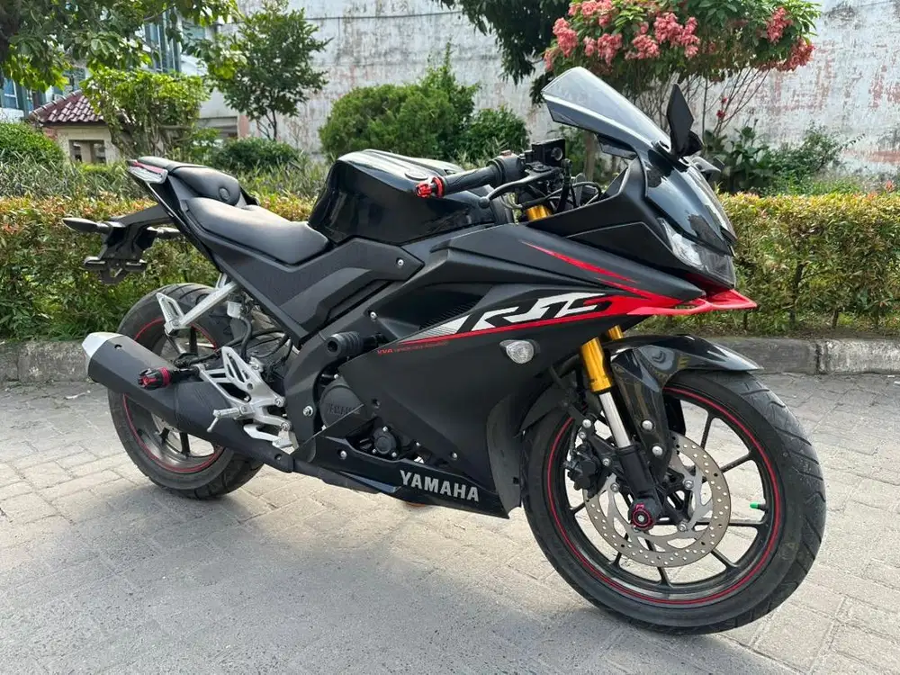 Yamaha R15 V3 2019 Odo 1.000 Km Mentah Like New