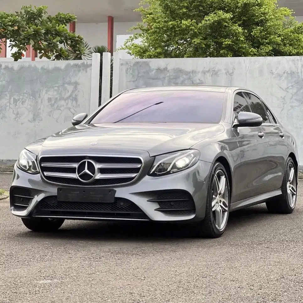 (CASH) Mercedes Benz E300 AMG W213 2017
