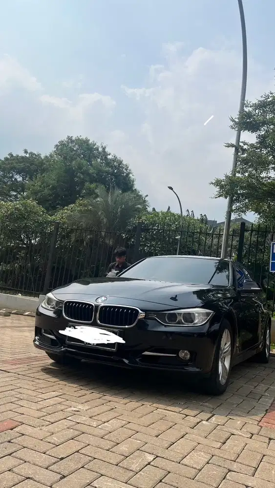 BMW 320i 2015 Bensin