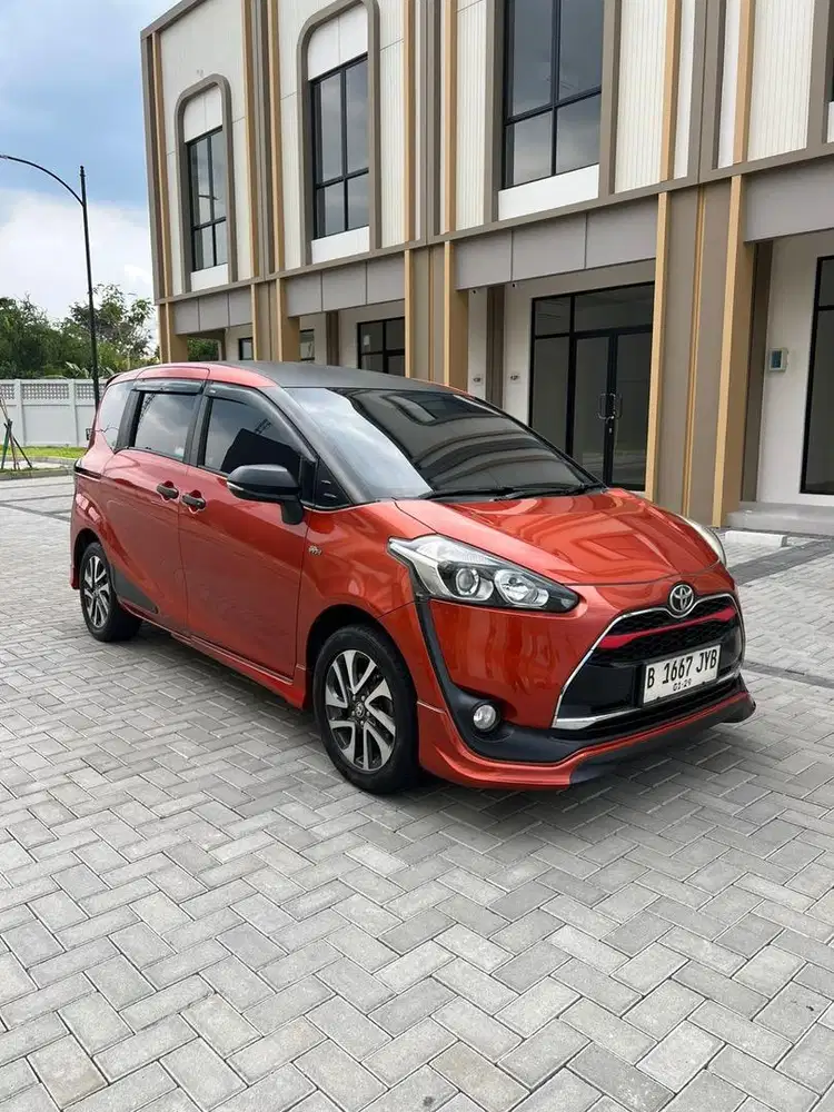 [TDP 10jt] Toyota Sienta V AT 2017