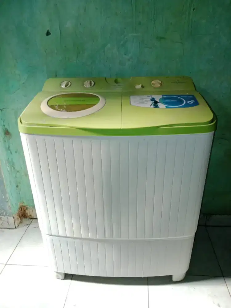 mesin cuci 2 tabung polytron 8kg
