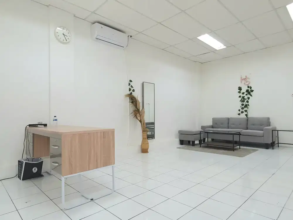 Ruko Sewa lantai 3 saja, Bukit Gading Indah depan Gading Kirana, Kelapa Gading.