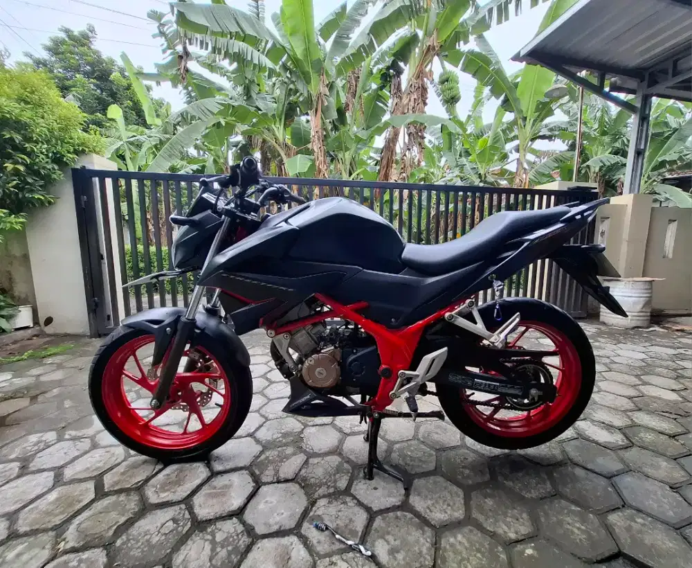 CB150R 2019 V3 km 10rb istimewa