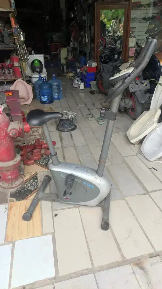 SEPEDA STATIS FITNES GYM SMARTBIKE BC1670