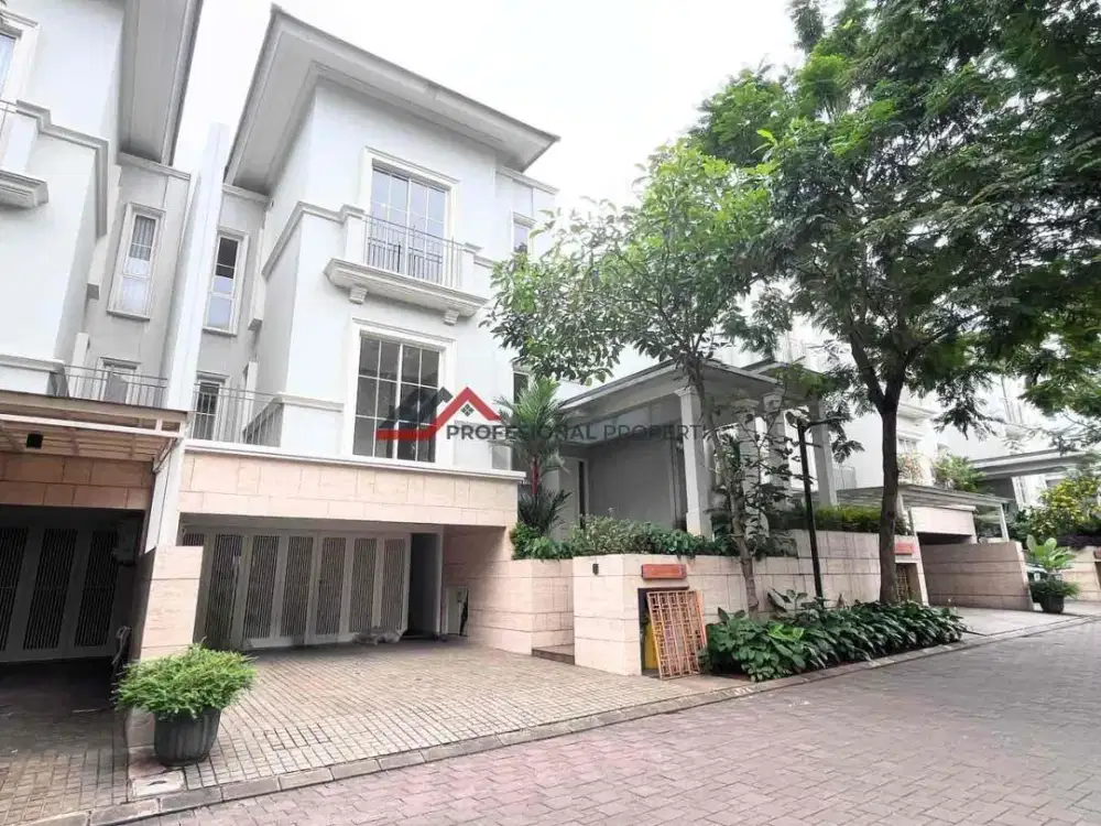 Rumah Modern Classic Dalam Town House Di Lebak Bulus