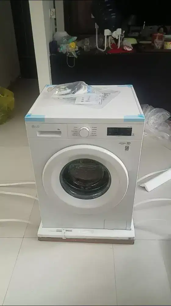 Mesin cuci LG front loading 1208S6W