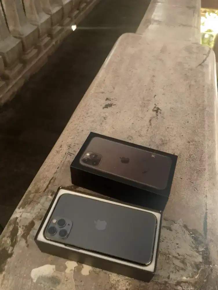 Iphone 11 pro max 256gb sudah waktunya baru