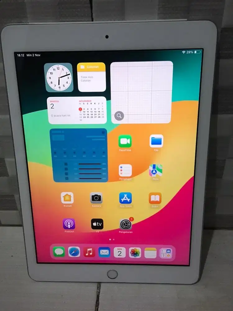 iPad Generasi 6 32GB Wifi Cellular iBox