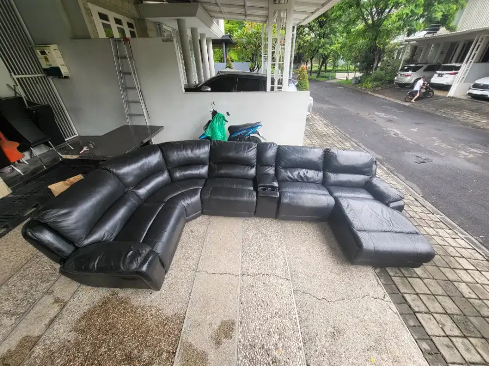 SOFA CHEERS BEKAS BESAR KULIT HITAM