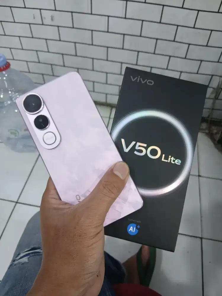 Vivo v50 lite 4G 8/256 lengkap full sett