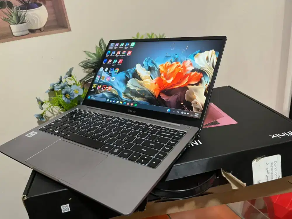 Infinik InBook X2 
Intel core i3 gen10 ram 4 ssd 256 gb win11