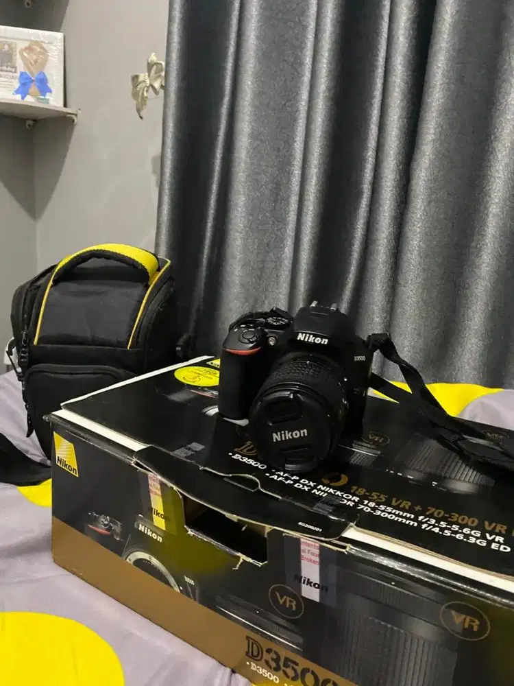 Dijual kamera nikon d3500 18-55VR 70-300VR kit fullset lengkap mulus