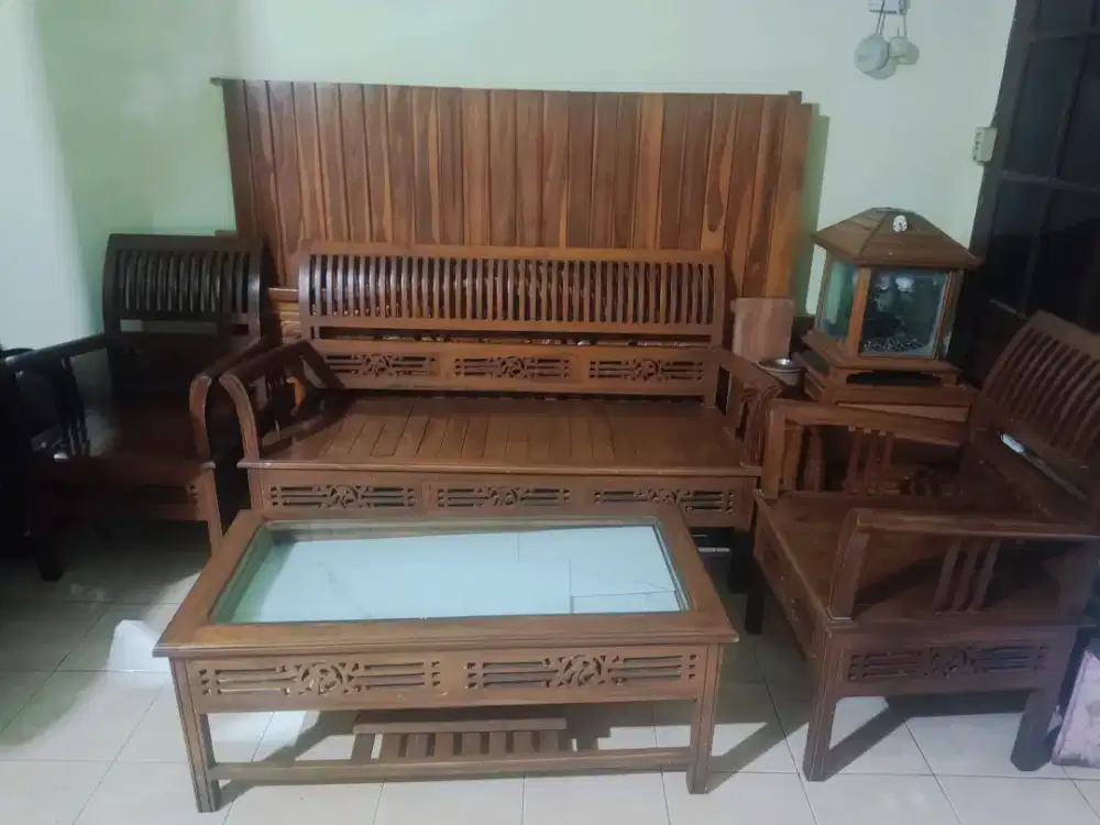 Kursi dan Meja Tamu - Kayu Minimalis