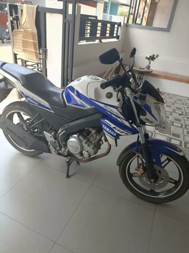 Vixion sport 2017 lengkap km low