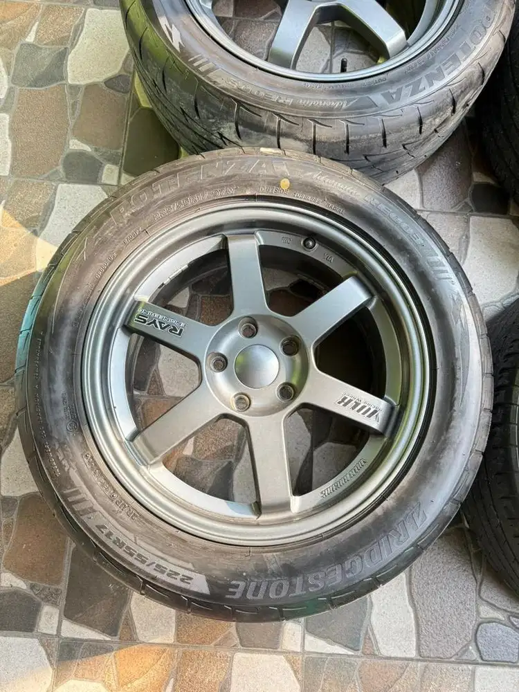 Velg Racing R17 TE 37 OG R17 pcd 5x114,3 superdupercopy + Ban RE003