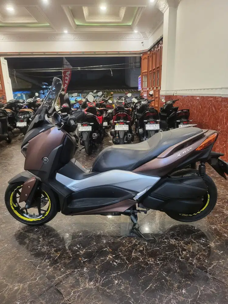 Hub ima dp Promo Xmax old 2018 Km rendah . Motor rawatan , mulus
