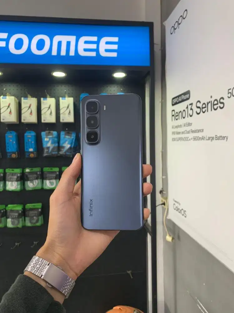 Infinix Hot 60 Pro + 8/128 GB, Garansi Aktif - Agustus 2026