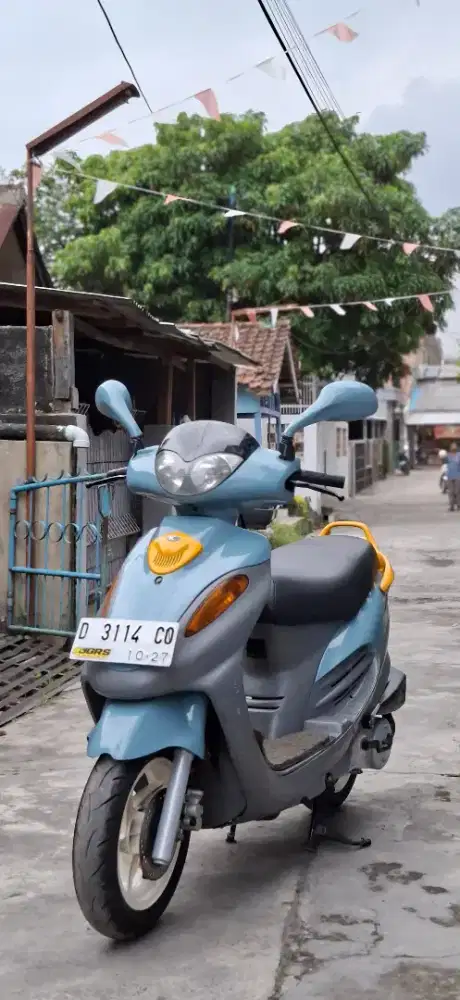 Fs. Kymco Metica ( tusbol ) 2002
. Kumplit + faktur ,