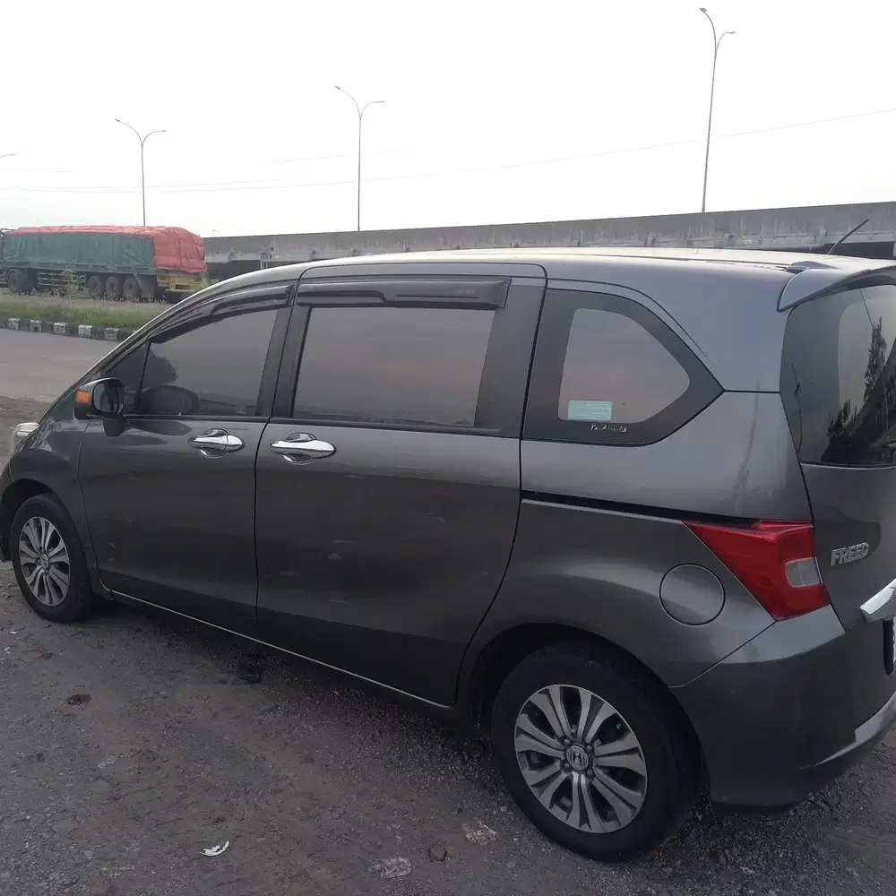 Honda Freed 2013 Bensin