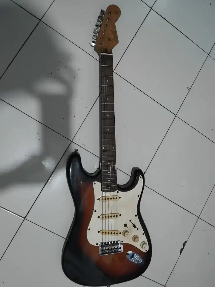 Gitar fender stratocaster