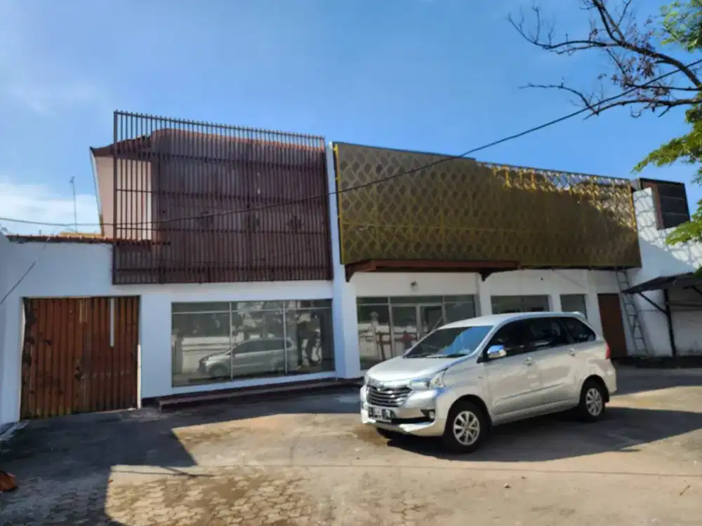 SEWA KOMERSIAL AREA RAYA GUBENG 2 LANTAI ADA PARKIR LUAS