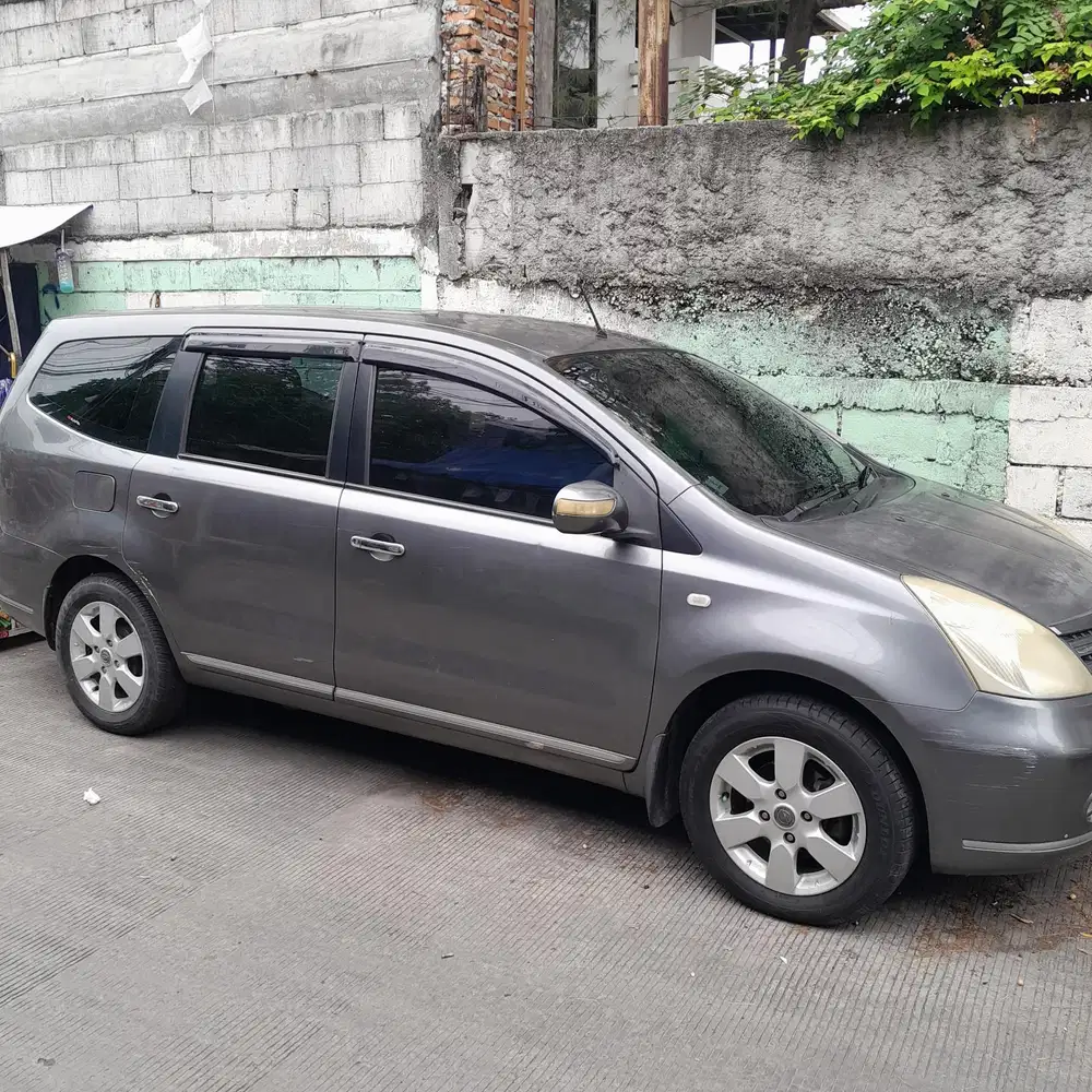 Nissan Grand livina 2010 Bensin