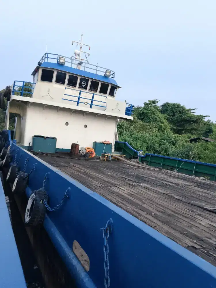 Di jual satu yunit kapal LCT