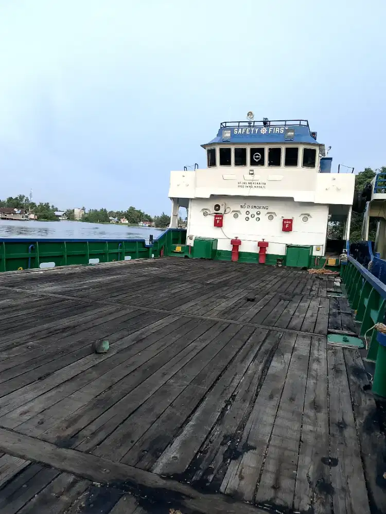 Di jual satu yunit kapal Lct.