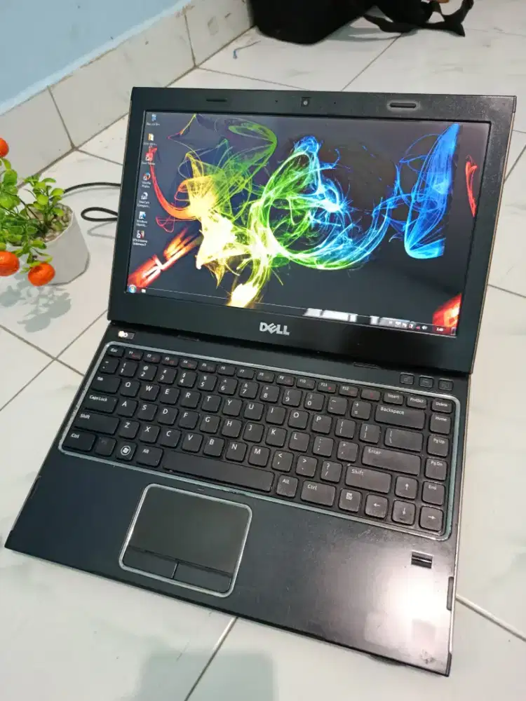 Laptop DELL core i3 game desain