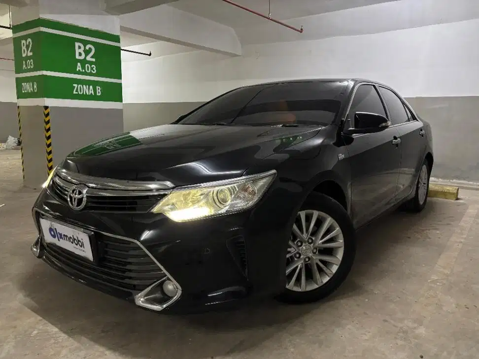 LOW DP Toyota Camry 2.4 V Bensin-AT 2015 SXG
