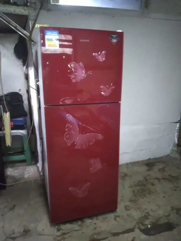 Jual kulkas 2 pintu merk sanken normal semua.body msh baik