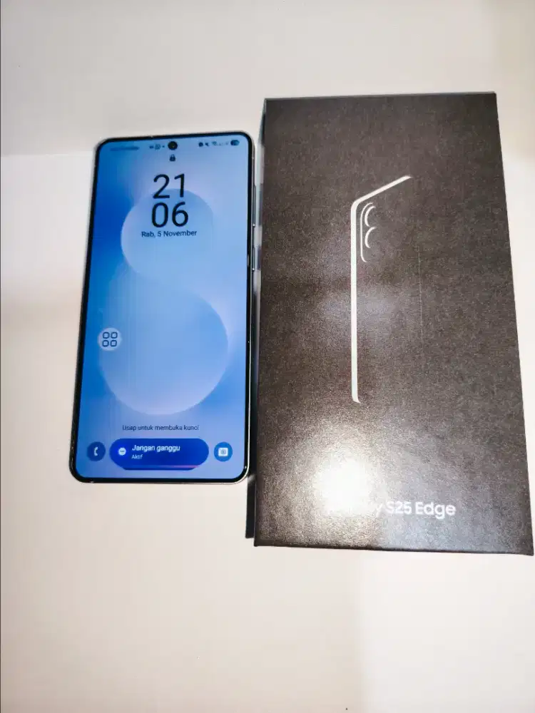 Samsung Galaxy S25 Edge – Titanium Iceblue 
RAM 12GB/ 256GB