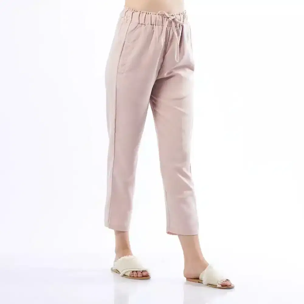 Celana panjang wanita