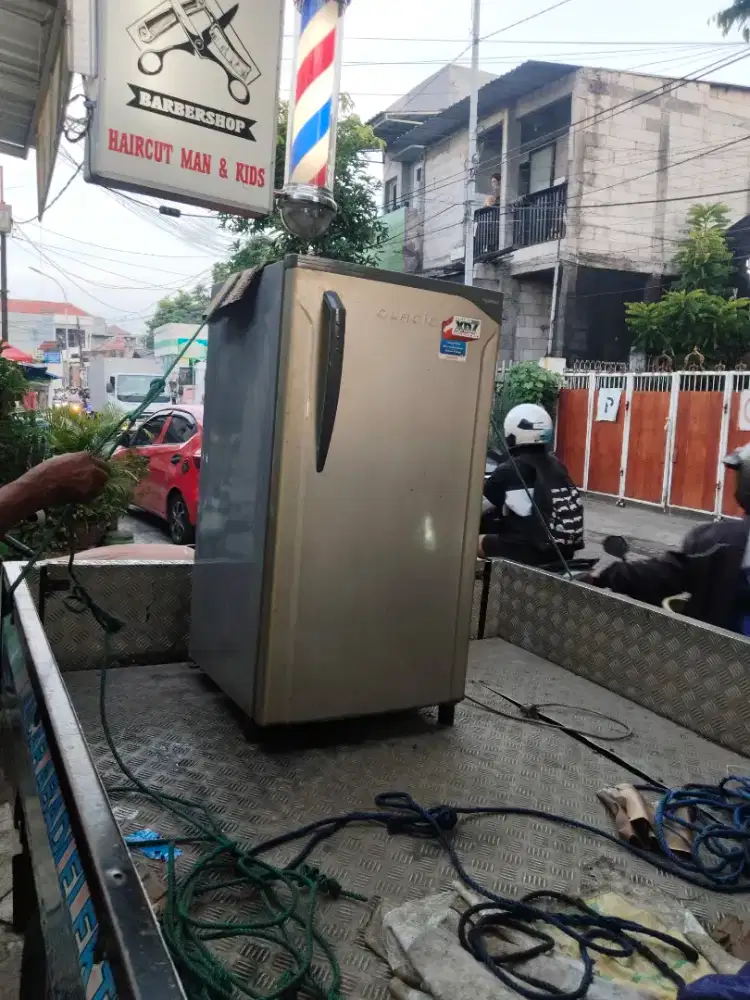 Dicari kulkas showcase freser rusak normal siap ambil