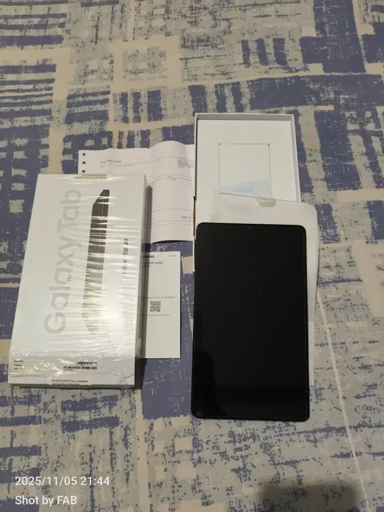 Samsung Galaxy Tab A9 Cell + WiFi Garansi Resmi Samsung Sangat Panjang