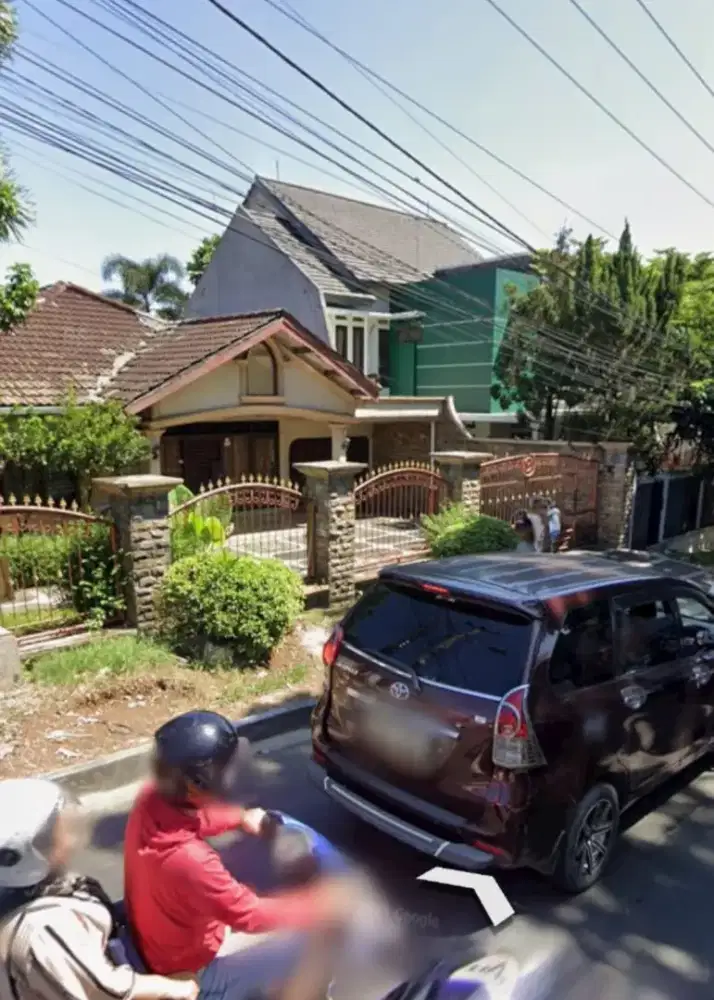 Disewakan rumah lt 433 meter untuk usaha depan jalan raya 2 arah