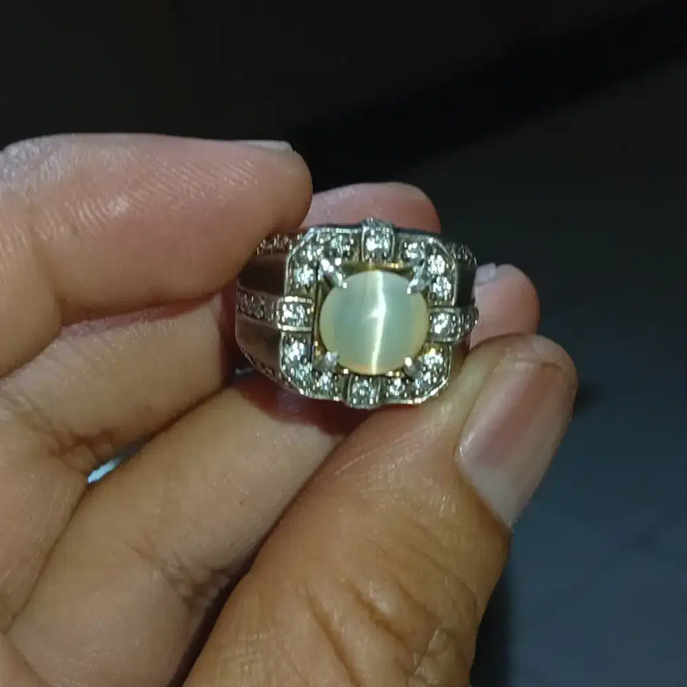 Natural Cat Eye Opal 1.75 ct