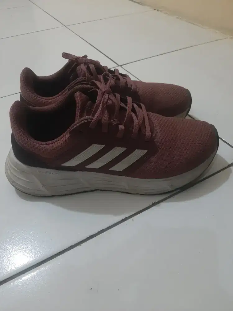 Sepatu adidas galaxy 6 merah maroon
