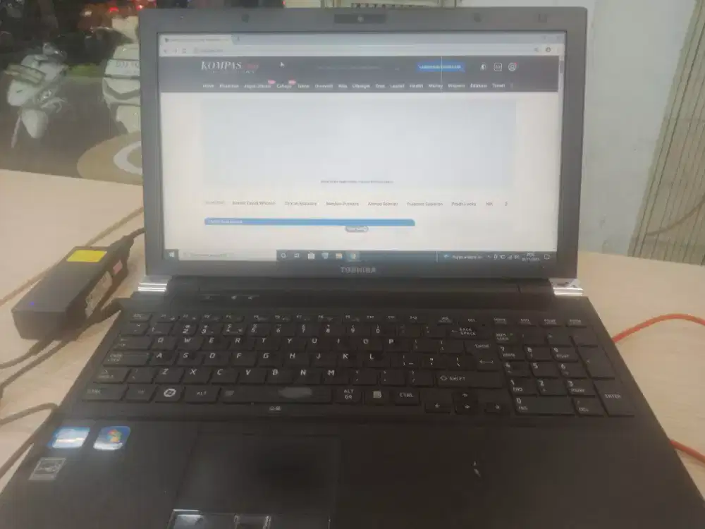 Laptop Toshiba Tecra 850 Cor i3 ram 4G. Ssd 256 layar 15.6